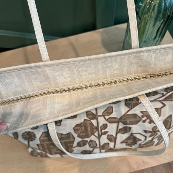 Fendi Spalmati FF Emboroidered Floral Medium Bag White - Picture 11 of 13